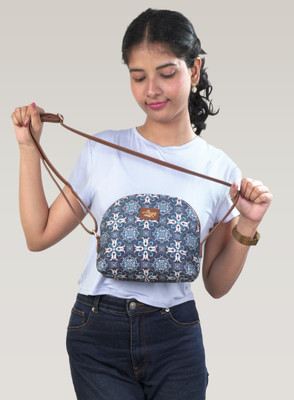 livro Blue Sling Bag Lotus Sling Bag