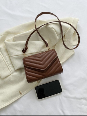 house of common Brown Sling Bag Women Sling Bag - Regular Size