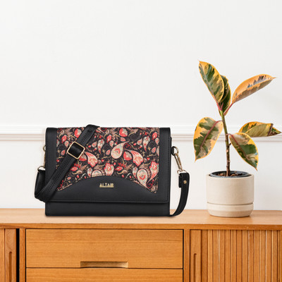 Altair Black Sling Bag k16.sling bag for women