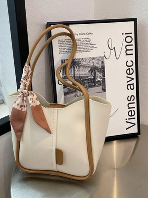 Heavens Hike White Shoulder Bag RIbbon Contrast