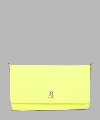 TOMMY HILFIGER Yellow Sling Bag TH REFINED CHAIN CROSSOVER