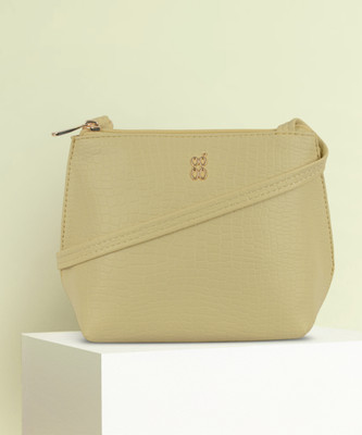Baggit Yellow Sling Bag XXS Sling Bag Lpxe Chat E Cabretta Lemon