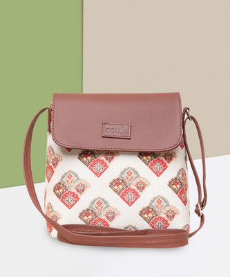 ZOUK White Sling Bag Seashell Motif White Flap Sling Bag