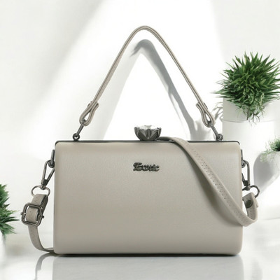 Exotic White Clutch Fashionable-clutch-1031