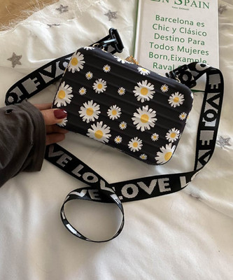 lacylook Black, Yellow Sling Bag Sling Bag Box