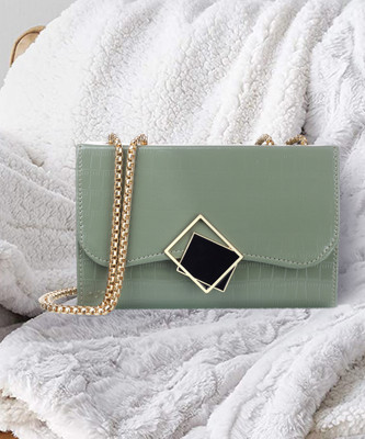 Leather Land Green Sling Bag Designer Box Golden chain in GREEN