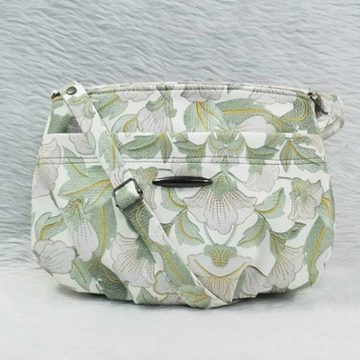 Bu beauty unique Green Sling Bag Floral 1