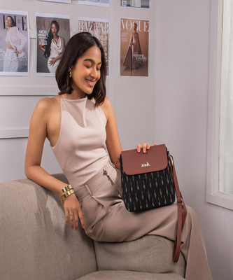 ZOUK Black Sling Bag Ikar Grere Flap Sling Bag
