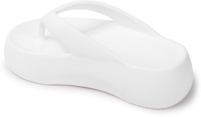 Roadster Women Flip Flops(White , 7)