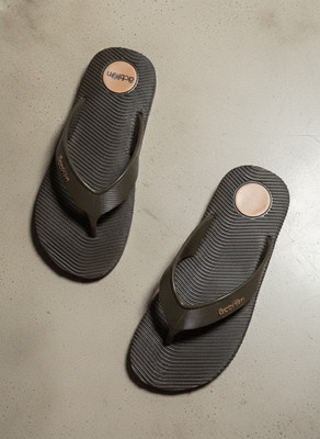 action Men Flip Flops(Green , 6)