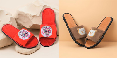 Y key Women Flip Flops(Gold, Red , 7)