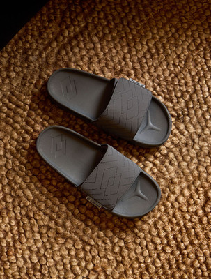 LOTTO Men Slides(Grey , 8)