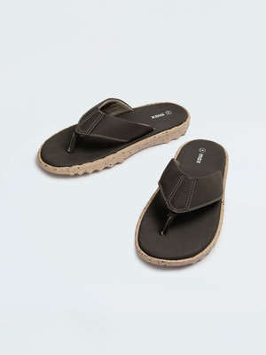MAX Men Flip Flops(Grey , 8)
