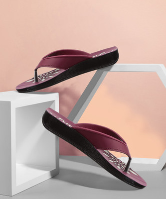 FLITE Women Slippers(Maroon , 5)