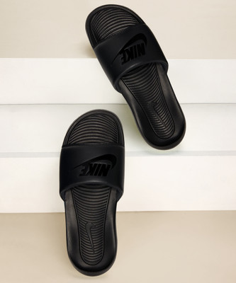 NIKE Men Victori One Slides(Black , 7)
