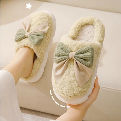 WOLVESDEN Women Slippers(Green , 5)