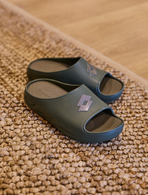 LOTTO Men Slides(Olive , 9)