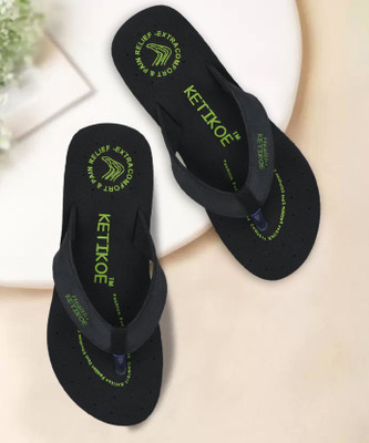 WALKUM Women Slippers(Black , 5)