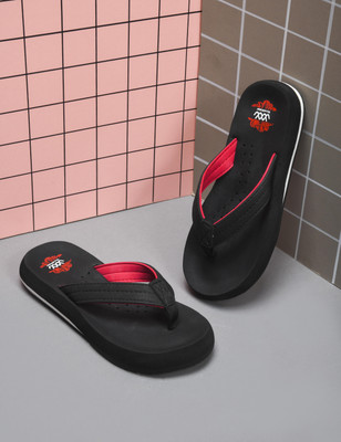 Wave Walker Women Flip Flops(Black , 6)