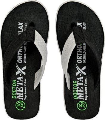 metax Men Flip Flops(Black , 7)