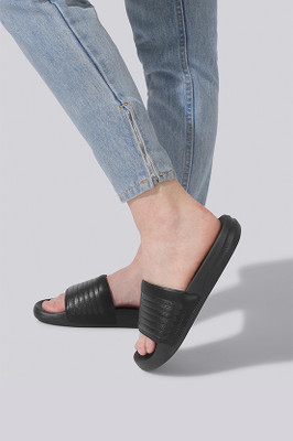 Neemans Women Slides(Black , 7)