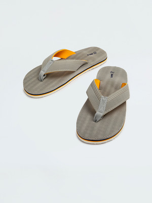MAX Men Flip Flops(Grey , 7)