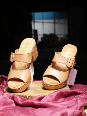 HUSH PUPPIES Women Slides(Tan , 3)