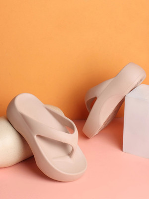 STEPIZIA Women Flip Flops(Beige , 4)