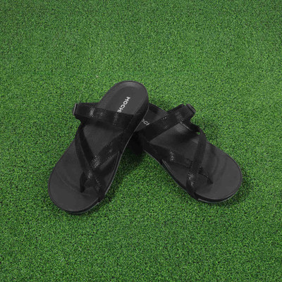 MOCHI Women Slippers(Grey , 5)