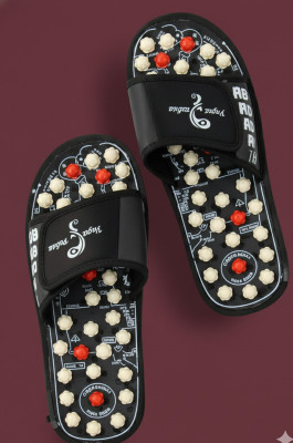 Vornexa Men Flip Flops(Black , 7)