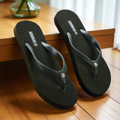 Kixrun Women Slippers(Green , 8)