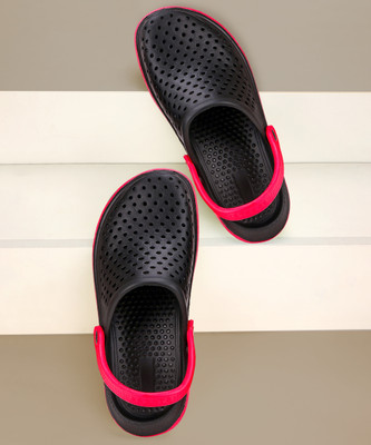 BERSACHE Men Flip Flops(Black , 7)