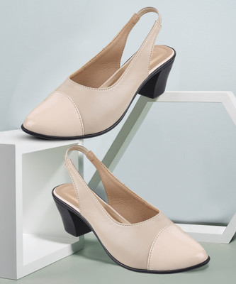 METRO Women Slides(Beige , 8)