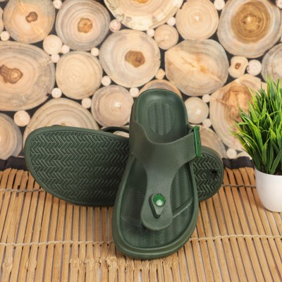 STYLE HEIGHT Men Slippers(Green , 8)