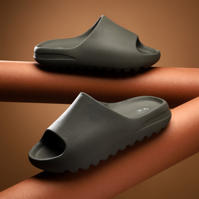 Hygear Men Slides(Grey , 8)