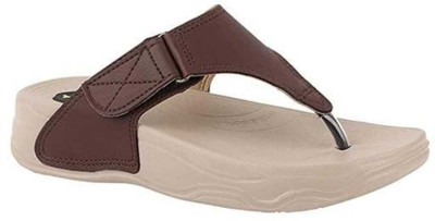 FLITE Women Flip Flops(Brown , 8)