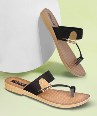 FLITE Women Flip Flops(Black , 6)