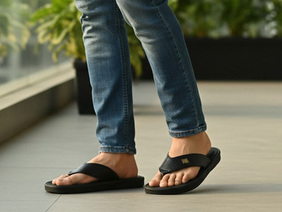 SIZEONE Men Flip Flops(Purple , 7)