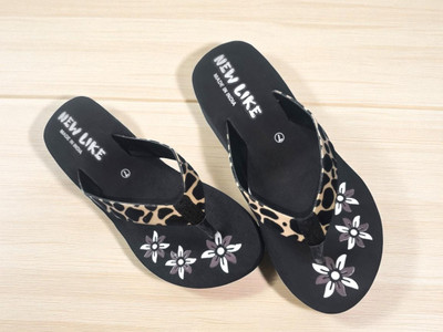 AARKshit Women Flip Flops(Black , 5)