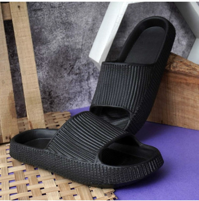 Dee Rook Men Slides(Black , 7)