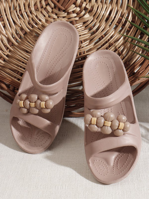 Clogsy Women Flip Flops(Pink , 5)