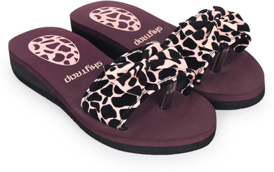 Feens Women Stylish and Comfortable Trending Light Weight Embossed Super Soft Flipflop Slides(Maroon , 4)