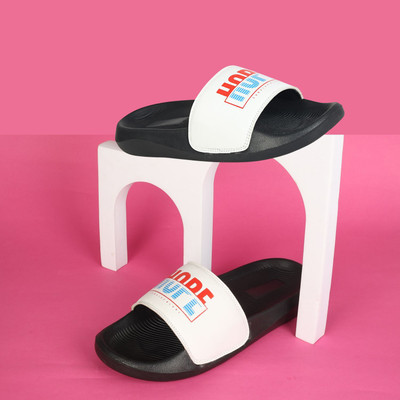 PERY-PAO Men Slides(Multicolor , 8)