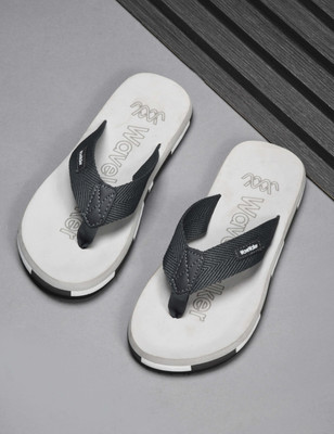 Wave Walker Men Flip Flops(Grey , 7)