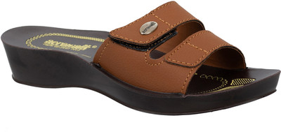 aerowalk Women Slippers(Tan , 5)