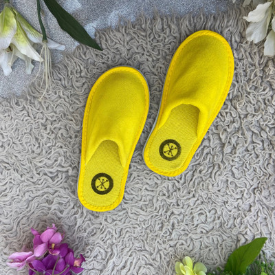 SQUETCH Men soft winter home Slides(Yellow , 8)