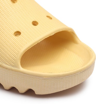 Ambit Men Slides(Yellow , 8)