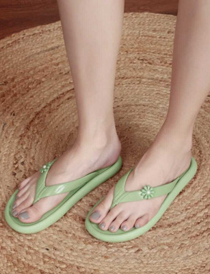 DOCTOR ULTRA Women Flip Flops(Green , 7)