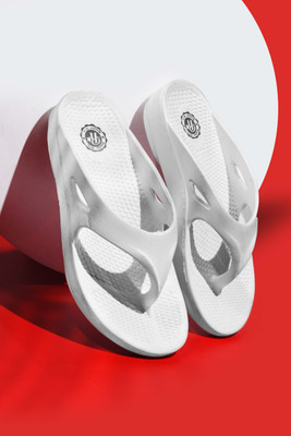 Roadster Men Slippers(White , 6)