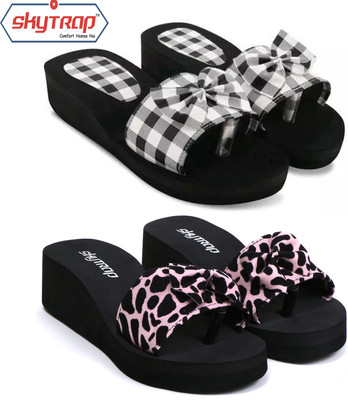 Skytrap Women Wedges(Black, Pink , 7)
